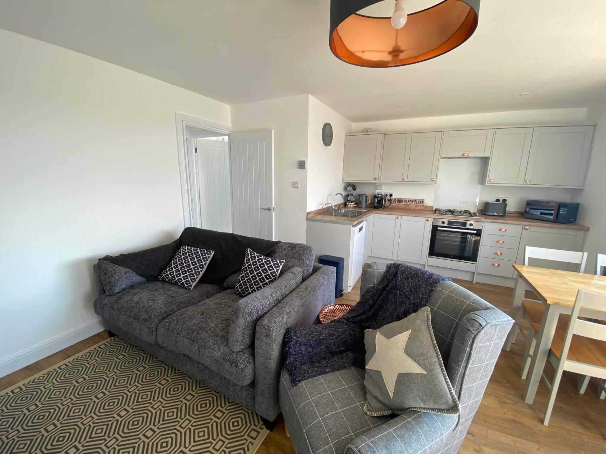 Beau - Brambles Chine, Colwell Bay - 5 Star Wifi - Short Walk To The Hut And Beach - 1 Night Stays Available - Ferry Offers Freshwater Exteriör bild